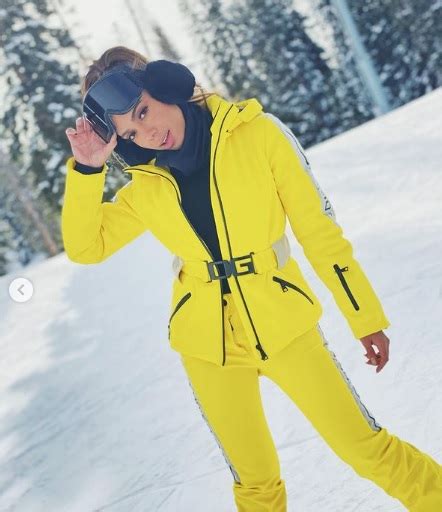 Anitta começa o ano brincando na neve em viagem aos EUA ...