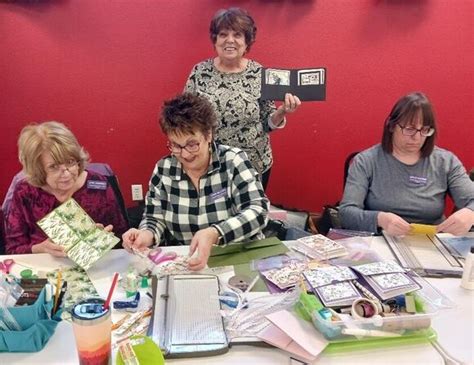 Card Making And Camaraderie At Sun City West Club