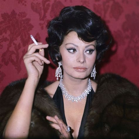 50 Of The Sparkliest Moments In Pop Culture History Sofia Loren