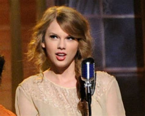 Taylor Swift Covers Mumford And Sons ‘white Blank Page In New Video