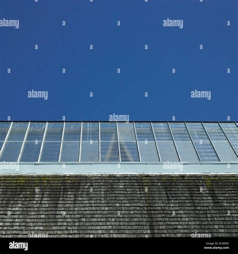Angled Glass Wall Hi Res Stock Photography And Images Alamy