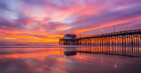 Catch A Sunset At Newport Pier Newport Beach California
