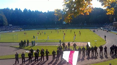 Prüfen sie problemlos kontostände, die umsätze ihrer kreditkarte oder veranlassen sie eine überweisung. SV Motor Altenburg - FC Rot-Weiß Erfurt - YouTube