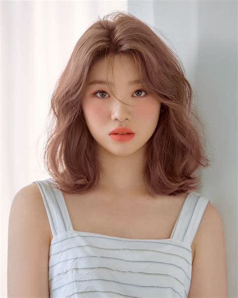 Pin By N On Korean Hair In 2020 Asian Short Hair Medium Hair Styles