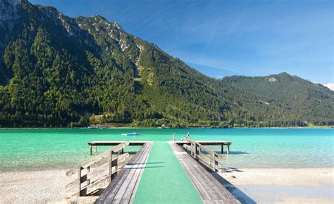 Paketzusteller prallte ungebremst gegen lkw. Der Achensee in Tirol