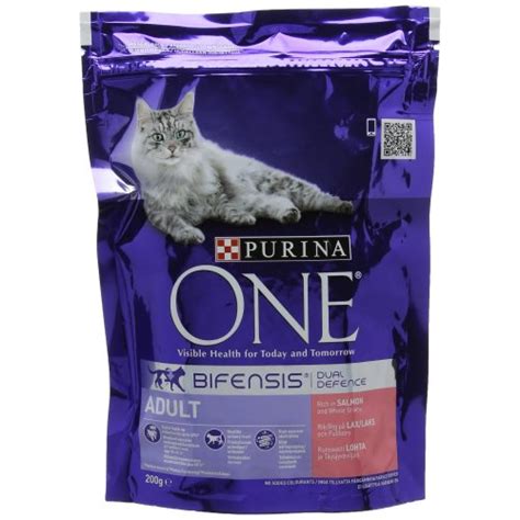 This cat kibble is made with real chicken, plus low levels of magnesium to. Purina ONE Adult Dry Cat Food Salmon 200g - Case of 6 (1 ...