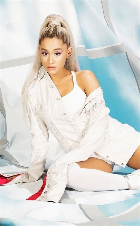950x1534 Ariana Grande White Dress Celebrity 2019 Wallpaper Ariana