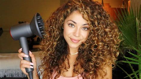 How I Diffuse Curly Hair Youtube Blow Dry Curly Hair Curly Hair Up