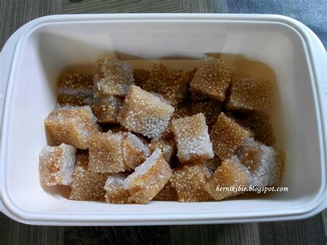 Jika tidak punya gilingan daging di rumah, maka kamu harus membeli daging ikan penutup. Dunia Keluarga Kami: Resepi Kuih Abuk-Abuk