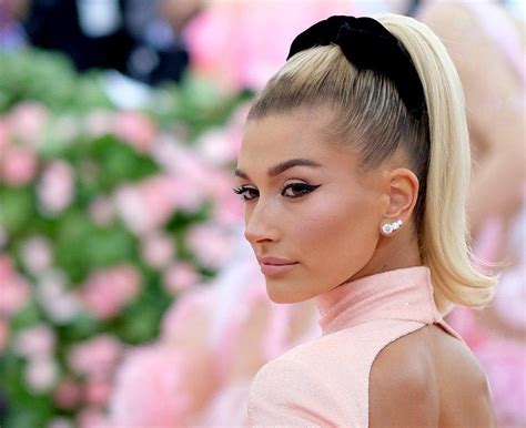 Hailey Bieber Debuted A Brunette Bob And It Made Us Do A Double Take