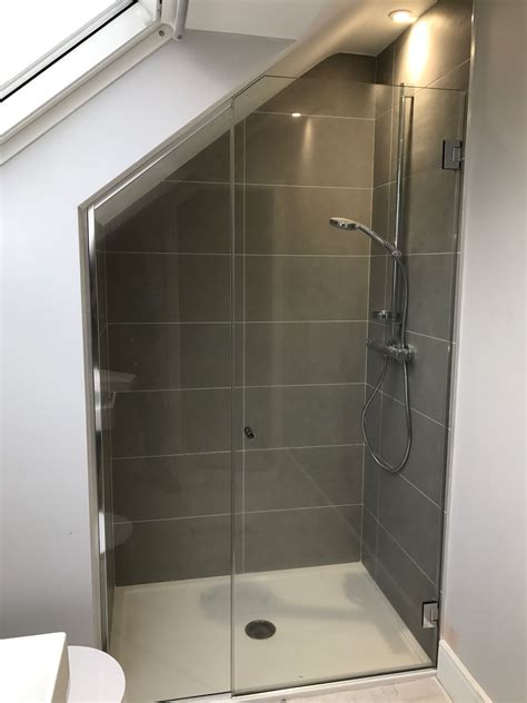 Frameless Loft Shower Enclosure Cottage Bathroom Design Ideas