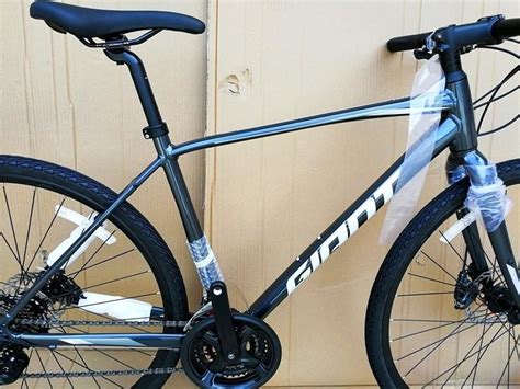 In Stock Giant Escape Disc Hybrid Sports Equipment Bicycles Parts