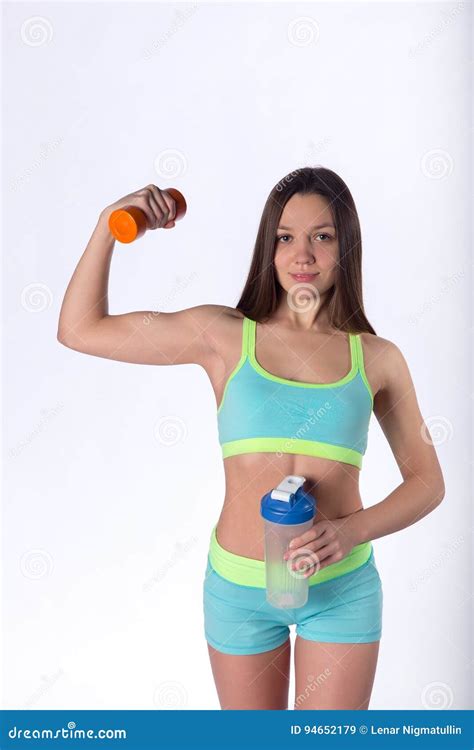 La Femme De Forme Physique Montre Le Muscle De Biceps Image Stock Image Du Gens Sourire