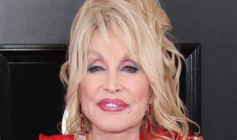Dolly Parton Reveals Why She Turned Down Super Bowl Halftime Shows