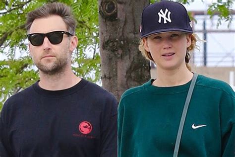 Jennifer Lawrence And Cook Maroney On A Walk In New York New Photos Of