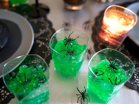Halloween Party Ideas Make Green Gelatin Shots With Spiders Diy