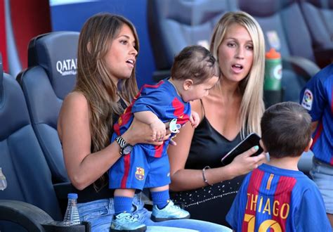 Messi felesége cipőboltot nyit Barcelonában nem is akárkivel 24 hu