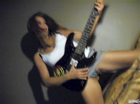 Canadian Bitch And Her Guitar Shesfreaky