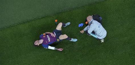 Messi Sufre Una Fuerte Lesión En El Brazo Tras Una Mala Caída Viva