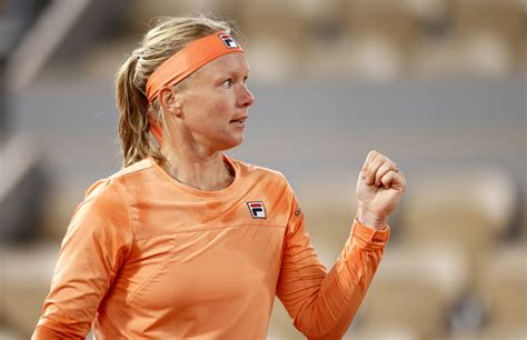 Speravo vincesse sakkari, perché è dinamica sul campo, si muove bene ed è divertente da vedere in campo. Tenis. Roland Garros: szybki awans Kiki Bertens. Martina ...