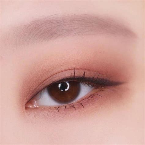 Koreanmakeuptrends In 2020 Korean Eye Makeup Korean Makeup Tips