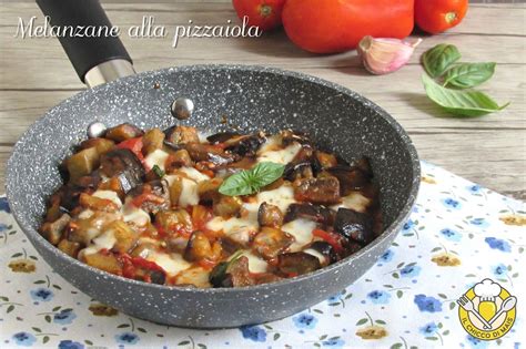 Trascorso questo tempo, aggiungere un po' di acqua e coprire con un coperchio. Come preparare le melanzane alla pizzaiola in padella ...