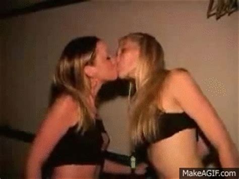 Long Tongue Lesbian Kiss Free Porn Star Teen