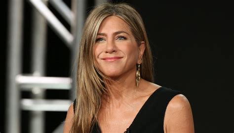 jennifer aniston is at peace after sharing ivf struggles the celeb post