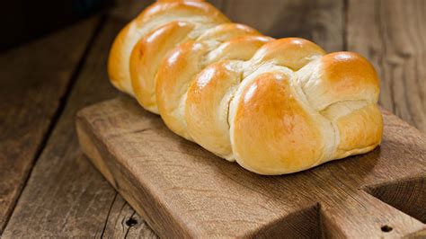 Try this light, festive dessert with whipped cream and a drizzle of chocolate. Christmas Bread Braid Plait Recipe / Braided Easter Bread ...