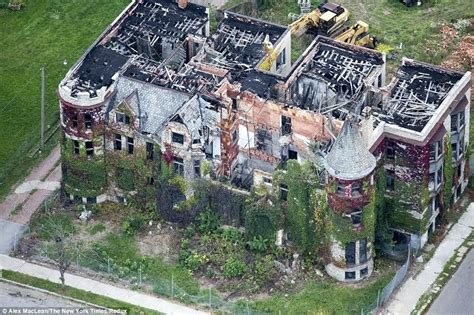 Detroit Abandoned Mansions The Historic Mansion That Was Built In Was