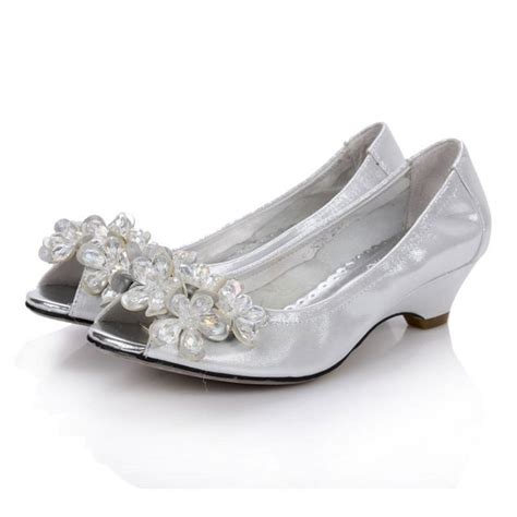 Stay in the know at a glance with the top 10 daily stories. Silver Low Heel Wedding Shoes Comfortable - OOSILE