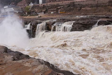 A Cachoeira De Shanxi China O Rio Amarelo Hukou Foto De Stock