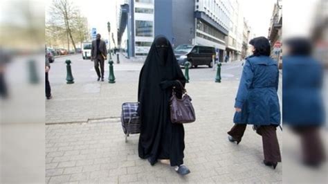 Bélgica En Rumbo A Prohibir Por Ley El Burka Y El Nicab Rt