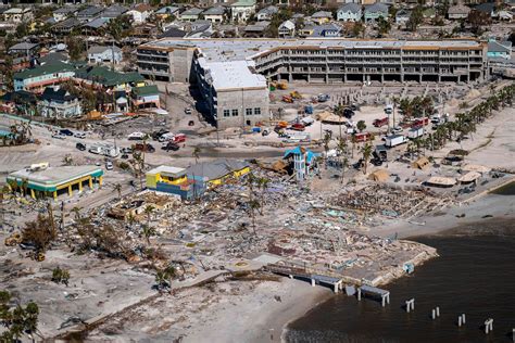 Sanibel Island, Fort Myers severely damaged by Hurricane Ian in Lee
