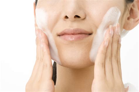 We go over quick tips about skincare. How to Establish an Effective Skin Care Routine in 7 Steps