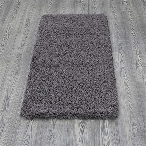 This easy to install, durable, vinyl plastic floor runner will extend the life of your carpeting in high foot traffic areas of resilia plastic floor runners protect carpets from allergens carried in from shoes or pets. Resilia - Deluxe Clear Vinyl, Plastic Floor Runner/Protector For Deep Pile Carpet - Skid ...