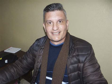 Un psicólogo es un profesional de la psicología, disciplina compleja que reagrupa distintas corrientes teóricas y prácticas, en específico: Jornal Tradição Regional | Piratini: Psicólogo do Caps ...