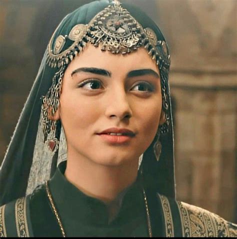 Pin By Noor 💕👑 On Bala Khatoon Turkish Women Beautiful Arab Beauty Turkish Beauty