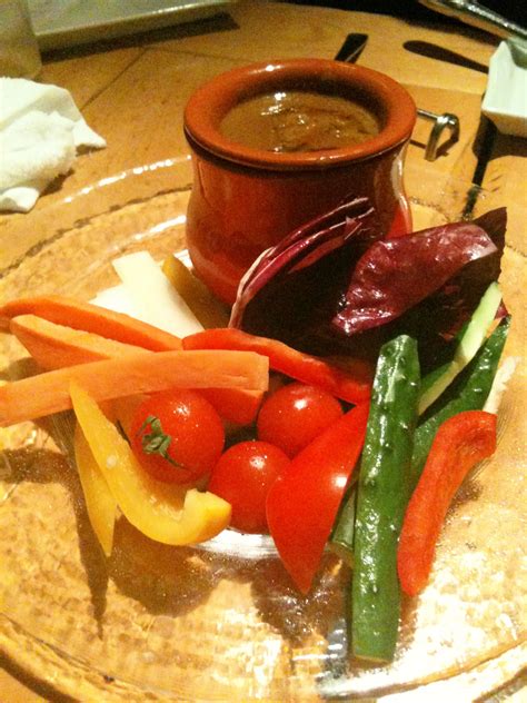 Bagna cauda venerdì da bagna cauda alla capannina. Bagna cauda, ricetta salsa tipica piemontese • la Raccolta ...