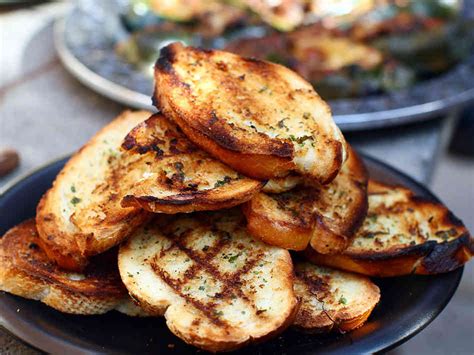 Perfect Bbq Side Grilled Garlic Bread Better Housekeeper