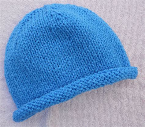Easy knit patterns for beginners and knitters are all levels. Suzies Stuff: ROLL EDGE ADULTS CAP