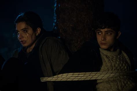 Curon serie completa detrás de la fachada de tranquilidad que proyecta el pueblo natal de su madre se esconden oscuros secretos que acechan sin tregua a dos. Curon su Netflix: la fotogallery della serie | Comics1.com