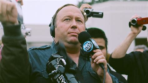 Conspiracy Theorist Alex Jones Apologizes For Promoting Pizzagate Kut