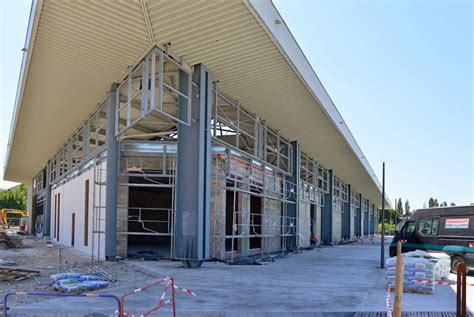 Construction d un centre commercial aux Hexagones à Montbéliard CRRI 2000