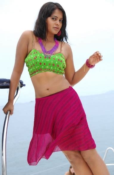 south indian actress bindu madhavi hot navel show stills ~ hot bollywood wallpapers hot