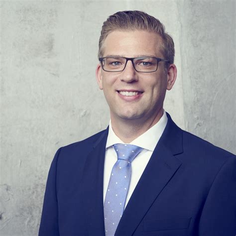 Finden sie 386 adressen zu bank in münchen: Benedikt Sendbühler - Leiter Organisation Bankbetrieb ...