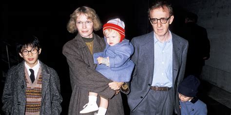 Woody Allen Mia Farrow E Le Sue Figlie Tutta La Storia Controcopertina