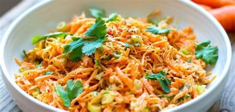 Салат из сырой моркови – с чем приготовить – рецепты блюд из моркови ...