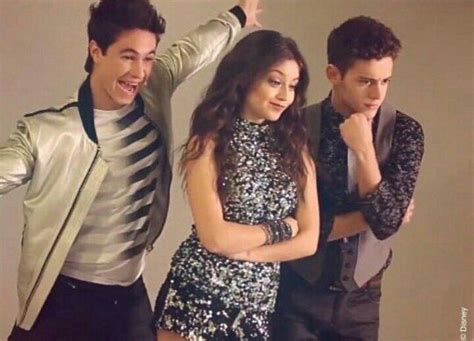 They make short videos, especially of lip syncing, on social media outlets such as tiktok, instagram and twitter Michael Ronda, Karol Sevilla y Ruggero Pasquarelli ...