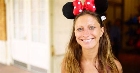 28 Instagram Captions For Disney When Youre Rocking Your Minnie Mouse Ears